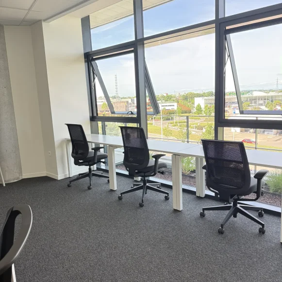 Bureau privé 28 m² 9 postes Coworking Avenue François Pignier Bourg-en-Bresse 01000 - photo 2