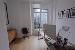 Espace indépendant - 75004 - 3 postes - 2000€