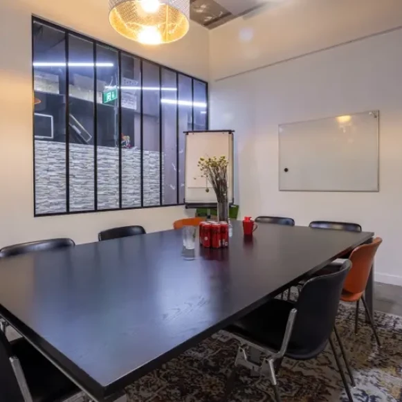 Bureau privé 22 m² 5 postes Coworking Rue Martel Paris 75010 - photo 12