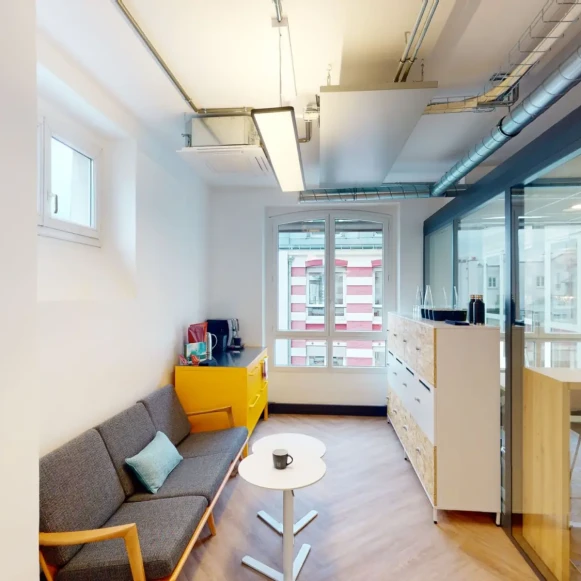 Espace indépendant 133 m² 28 postes Location bureau Rue des Petits Hôtels Paris 75010 - photo 12