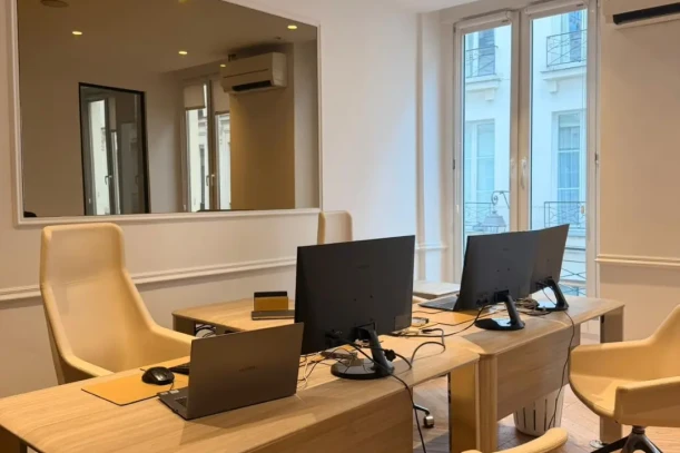 Bureau privé - 75002 - 2 postes - 800€