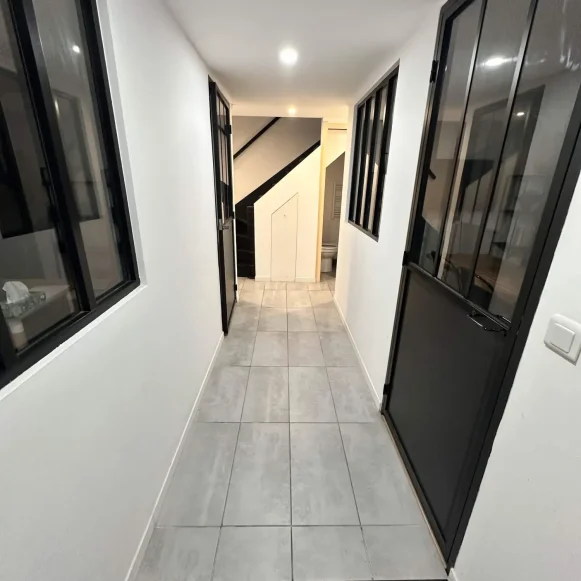 Bureau privé 10 m² 2 postes Location bureau Rue Jean Jacques Rousseau Ivry-sur-Seine 94200 - photo 4