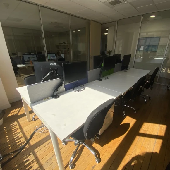 Bureau privé 25 m² 6 postes Coworking Rue du Renard Paris 75004 - photo 8