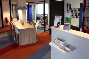 Bureau privé - 26000 - 3 postes - 825€