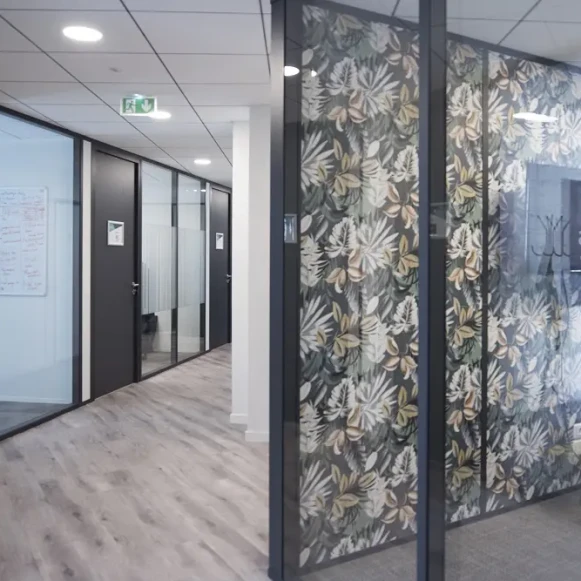 Bureau privé 15 m² 4 postes Coworking Rue du Commandant Fuzier Lyon 69003 - photo 3