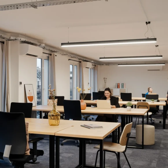 Espace indépendant 215 m² 32 postes Location bureau Boulevard de Sébastopol Paris 75002 - photo 2