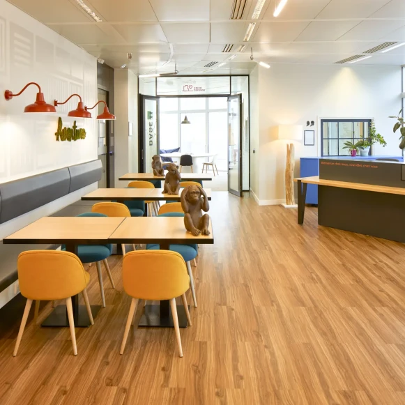 Bureau privé 17 m² 4 postes Location bureau Esplanade du Général de Gaulle Courbevoie 92931 - photo 1