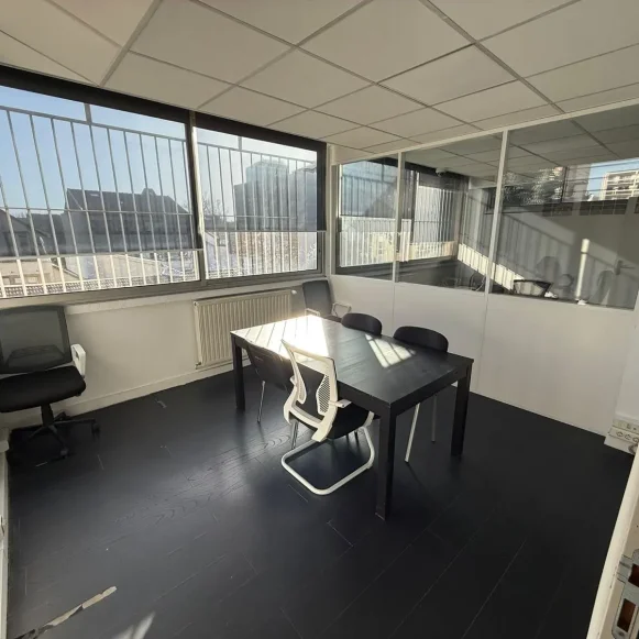 Bureau privé 101 m² 20 postes Coworking Rue Rabelais Montreuil 93100 - photo 3
