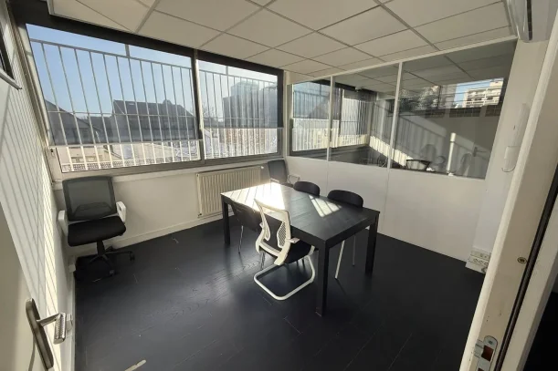 Bureau privé - 93100 - 20 postes - 3000€