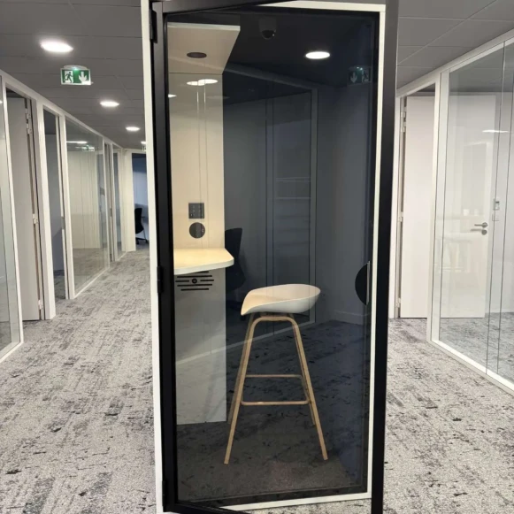 Bureau privé 40 m² 4 postes Coworking Chemin de Malacher Meylan 38240 - photo 6