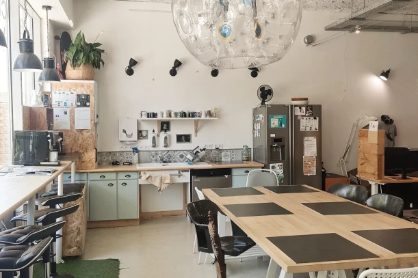 Bureau privé - 33150 - 8 postes - 2000€