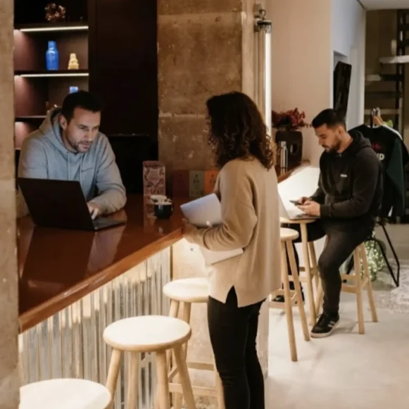 Open Space  20 postes Coworking Rue Ambroise Thomas Paris 75009 - photo 4