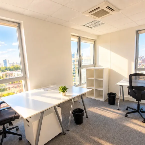 Bureau privé 15 m² 3 postes Coworking Rue René Viviani Nantes 44200 - photo 1
