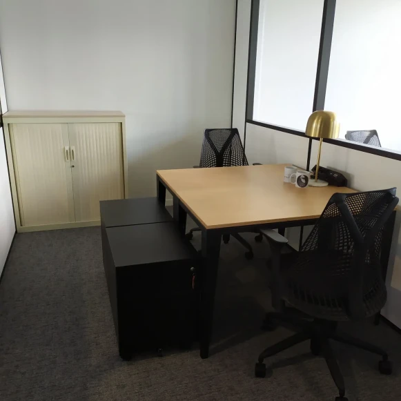 Bureau privé 10 m² 2 postes Location bureau Rue des Satellites Le Haillan 33185 - photo 2