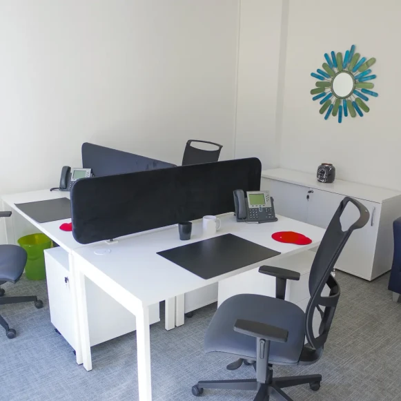 Bureau privé 16 m² 3 postes Coworking Rue de Condé Bordeaux 33000 - photo 2