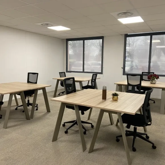 Bureau privé 25 m² 5 postes Location bureau Rue Salvador Allende Poitiers 86000 - photo 1