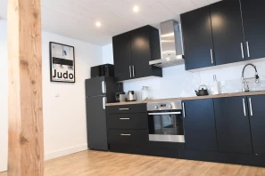 Open Space - 94200 - 4 postes - 290€