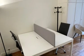 Bureau privé - 75008 - 2 postes - 980€