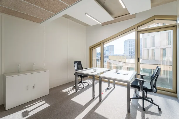 Bureau privé - 33800 - 3 postes - 1140€