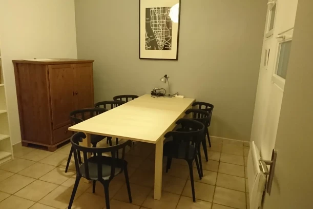 Bureau privé - 84110 - 3 postes - 200€