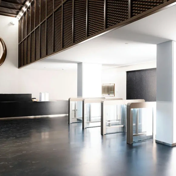 Espace indépendant 976 m² 112 postes Coworking Cour de l'île Louviers Paris 75004 - photo 2