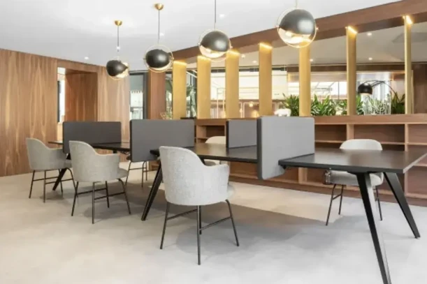 Bureau privé - 33000 - 9 postes - 4221€