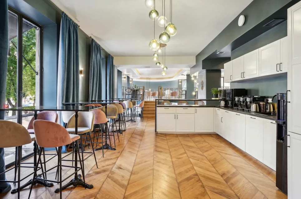 Le Saint-Lazare Place de Clichy