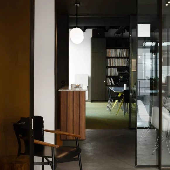 Bureau privé 50 m² 10 postes Coworking Passage de la Bonne Graine Paris 75011 - photo 4