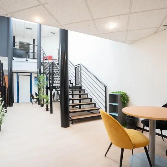 Bureau privé 26 m² 4 postes Location bureau Avenue du Lac du Bourget Le Bourget-du-Lac 73370 - photo 1