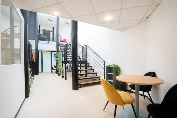 Bureau privé - 73370 - 4 postes - 470.16€