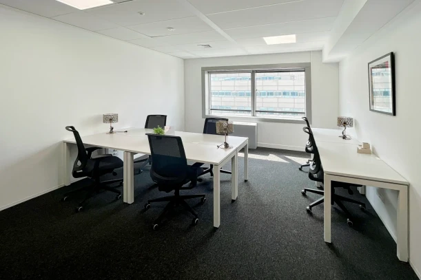 Bureau privé - 75015 - 5 postes - 2799€