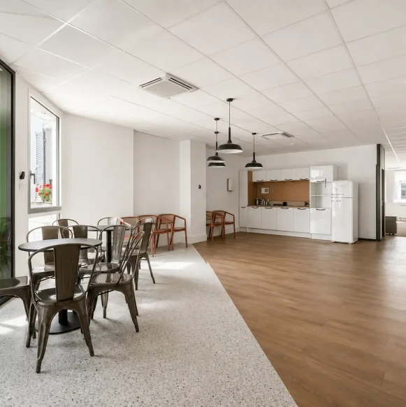 Espace indépendant 380 m² 56 postes Coworking Rue Bayen Paris 75017 - photo 2