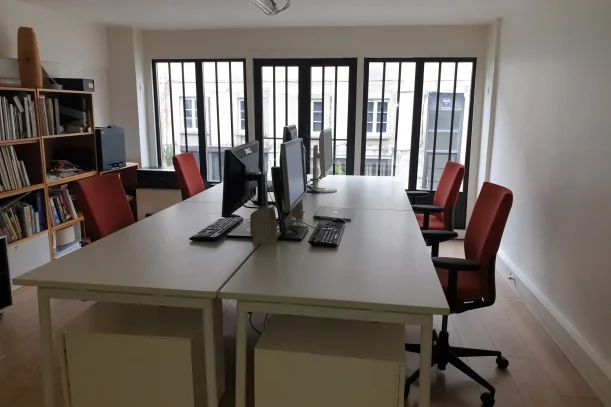 Bureau privé - 75010 - 4 postes - 1460€