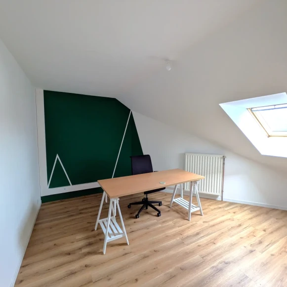 Bureau privé 15 m² 2 postes Coworking Rue de la Loire Sainte-Luce-sur-Loire 44980 - photo 1