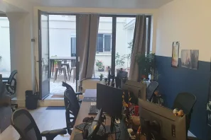 Open Space - 75009 - 1 poste - 500€