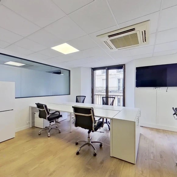 Bureau privé 120 m² 30 postes Coworking Rue Jadin Paris 75017 - photo 4