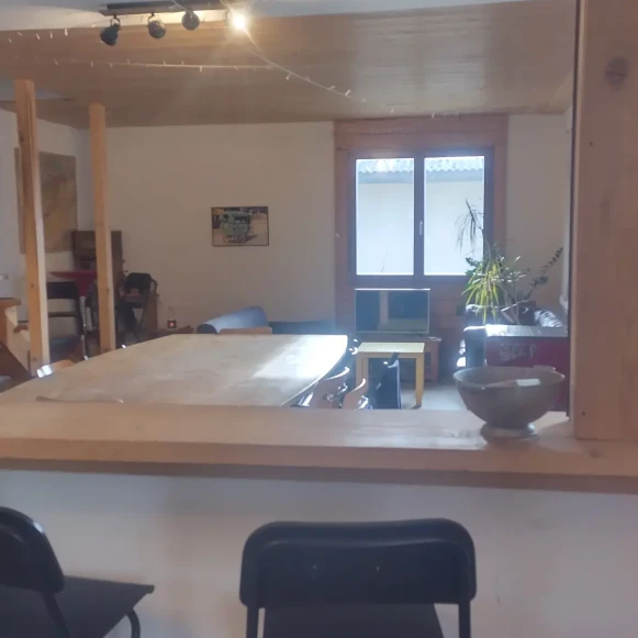 Bureau privé 11 m² 2 postes Coworking Rue de Branmafan Barby 73230 - photo 4