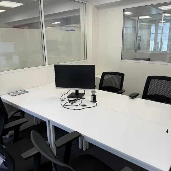 Bureau privé 20 m² 4 postes Coworking Rue du Faubourg Montmartre Paris 75009 - photo 6