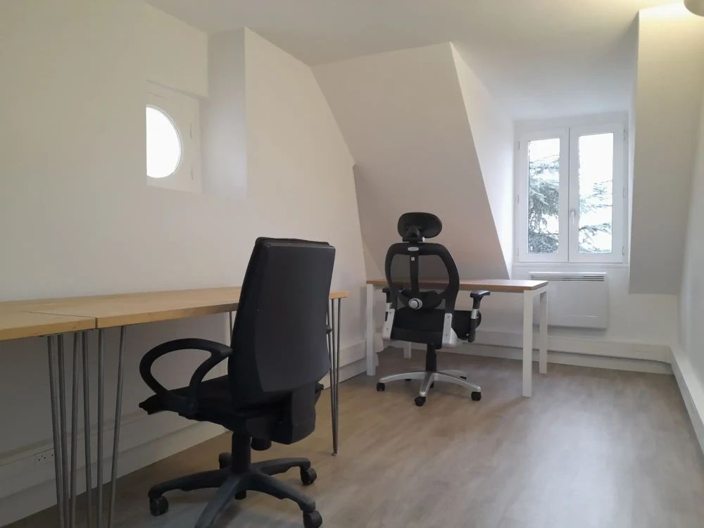 Bureau privé - 78400 - 2 postes - 850€