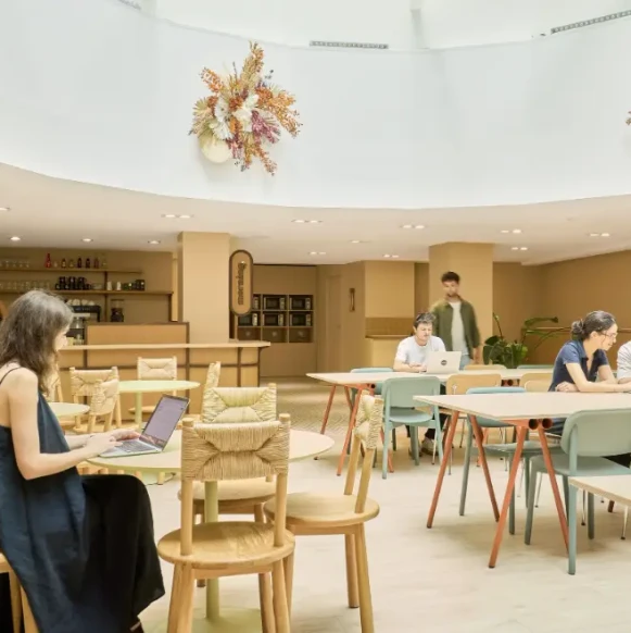 Bureau privé 16 m² 4 postes Location bureau Rue Duret Paris 75016 - photo 1