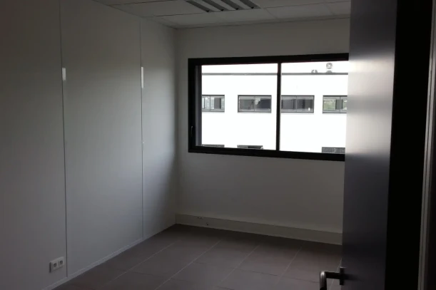 Bureau privé - 13510 - 3 postes - 590€