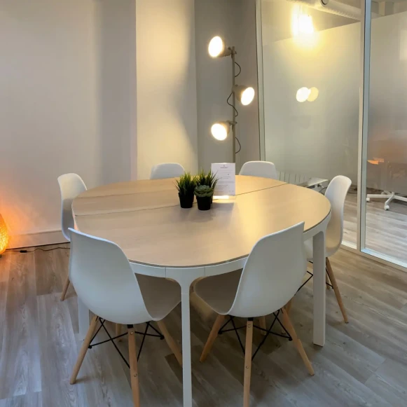 Bureau privé 45 m² 10 postes Coworking Rue de Ponthieu Paris 75008 - photo 3