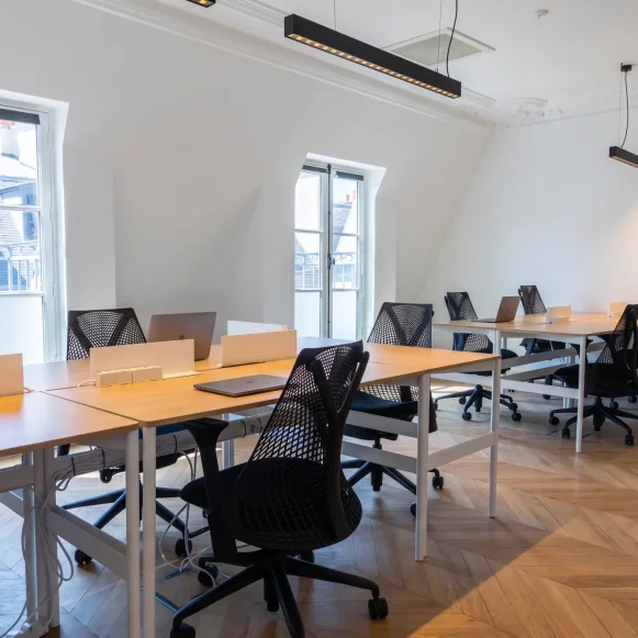 Espace indépendant 253 m² 53 postes Location bureau Rue Cambacérès Paris 75008 - photo 10