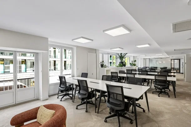 Espace indépendant - 75008 - 76 postes - 45000€
