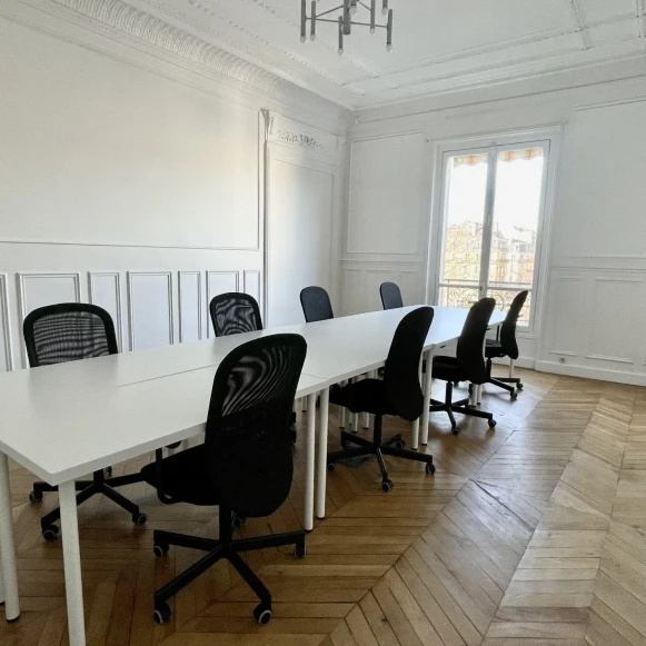 Bureau privé 29 m² 8 postes Location bureau Rue de Liège Paris 75008 - photo 1