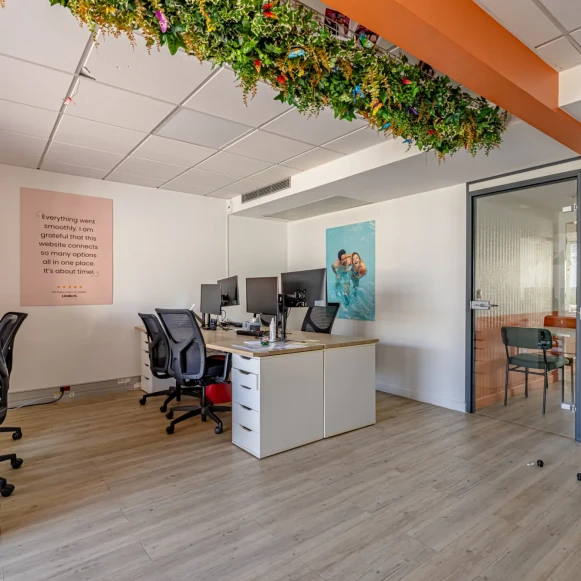 Bureau privé 70 m² 20 postes Location bureau Rue de Rochechouart Paris 75009 - photo 3