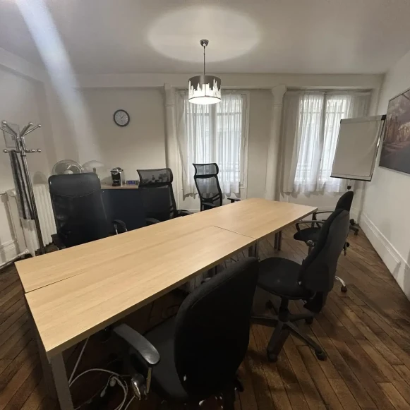 Bureau privé 22 m² 5 postes Location bureau Boulevard Voltaire Paris 75011 - photo 1