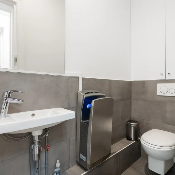 Espace indépendant 214 m² 28 postes Coworking Avenue Carnot Paris 75017 - photo 10