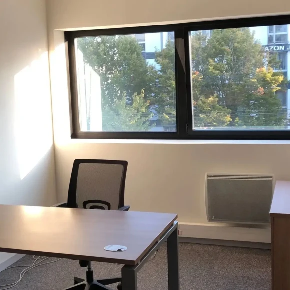 Bureau privé 10 m² 2 postes Location bureau Rue Romain Rolland Nantes 44100 - photo 1