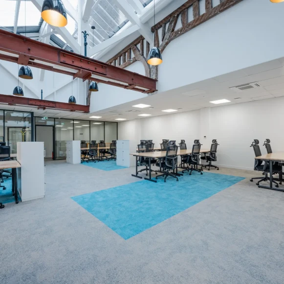 Espace indépendant 250 m² 56 postes Coworking Rue des Petits Hôtels Paris 75010 - photo 2